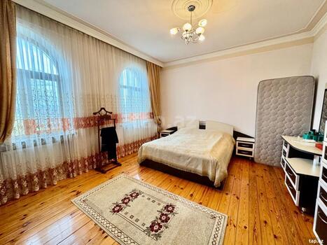 Həyət evi, Saray qəs.