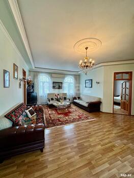 Həyət evi, Saray qəs.