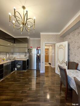 4-otaqlı yeni tikili, 8 Noyabr pr., 137 m²