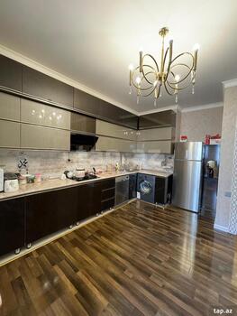 4-otaqlı yeni tikili, 8 Noyabr pr., 137 m²