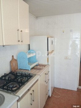Həyət evi kirayə verilir, 8 Noyabr pr.