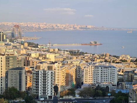 4-otaqlı yeni tikili, Elmlər Akademiyası m., 185 m²