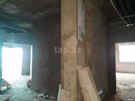 4-otaqlı yeni tikili, Elmlər Akademiyası m., 185 m²