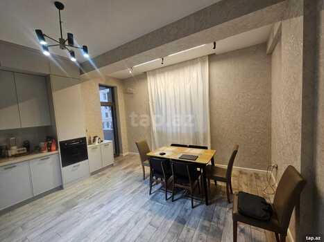 3-otaqlı yeni tikili, E.Akademiyası m., 130 m²