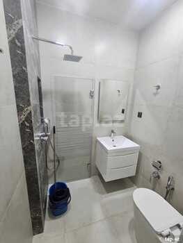 3-otaqlı yeni tikili, E.Akademiyası m., 130 m²