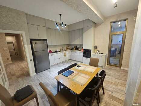 3-otaqlı yeni tikili, E.Akademiyası m., 130 m²