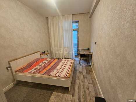 3-otaqlı yeni tikili, E.Akademiyası m., 130 m²