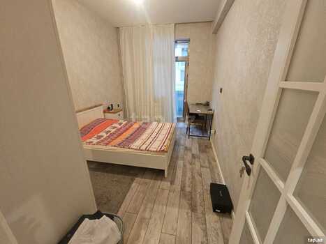3-otaqlı yeni tikili, E.Akademiyası m., 130 m²