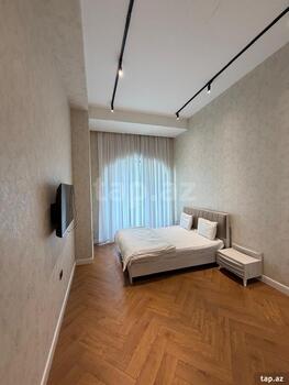 4-otaqlı yeni tikili, Üzeyir Hacıbəyli küç., 168 m²
