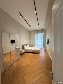 4-otaqlı yeni tikili, Üzeyir Hacıbəyli küç., 168 m²
