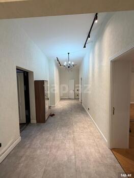 4-otaqlı yeni tikili, Üzeyir Hacıbəyli küç., 168 m²