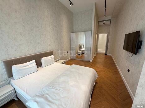 4-otaqlı yeni tikili, Üzeyir Hacıbəyli küç., 168 m²