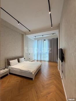 4-otaqlı yeni tikili, Üzeyir Hacıbəyli küç., 168 m²
