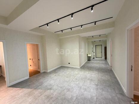 5-otaqlı yeni tikili, Üzeyir Hacıbəyli küç., 207 m²