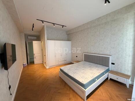 5-otaqlı yeni tikili, Üzeyir Hacıbəyli küç., 207 m²