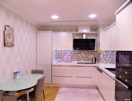 3-otaqlı yeni tikili kirayə verilir, Neftçilər pr., 120 m²