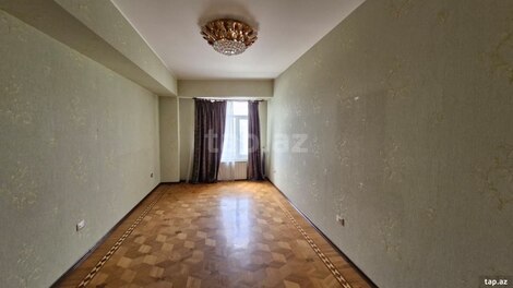 2-otaqlı yeni tikili, İnşaatçılar pr., 170 m²