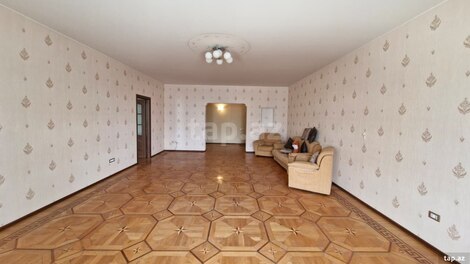 2-otaqlı yeni tikili, İnşaatçılar pr., 170 m²