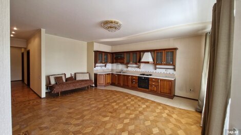 2-otaqlı yeni tikili, İnşaatçılar pr., 170 m²