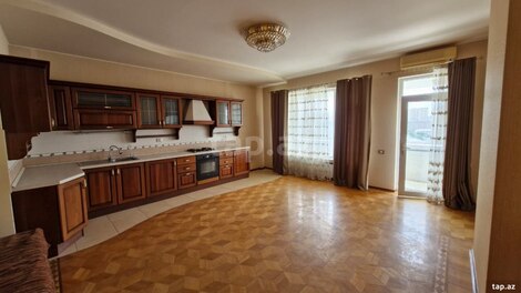2-otaqlı yeni tikili, İnşaatçılar pr., 170 m²