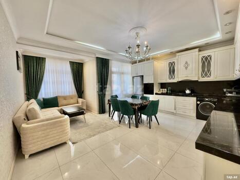 3-otaqlı yeni tikili, Moskva pr., 180 m²