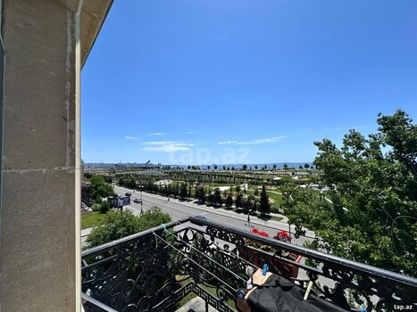 3-otaqlı mənzil kirayə verilir, 8 Noyabr pr., 68 m²