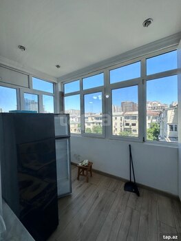 3-otaqlı mənzil kirayə verilir, 8 Noyabr pr., 68 m²