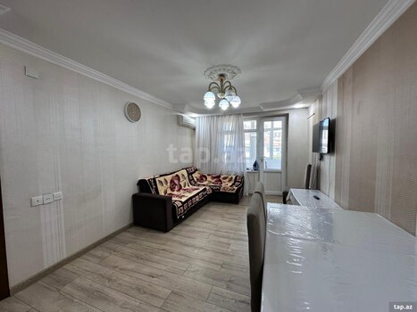 3-otaqlı mənzil kirayə verilir, 8 Noyabr pr., 68 m²