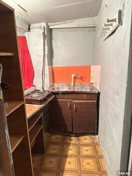 Həyət evi kirayə verilir, İnşaatçılar m.
