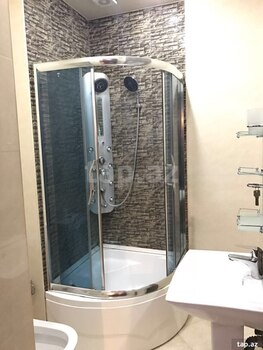 3-otaqlı yeni tikili kirayə verilir, M. Naxçıvani küç., 136 m²