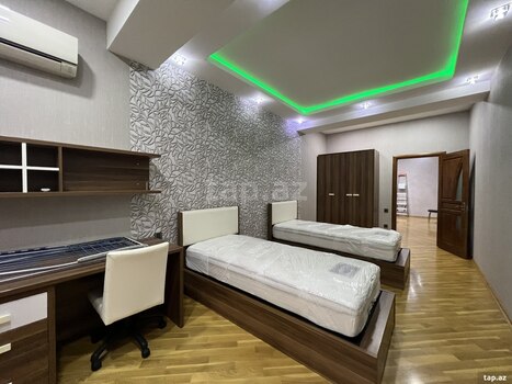 3-otaqlı yeni tikili, S. Rüstəm küç., 168.5 m²