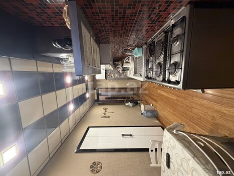 5-otaqlı mənzil, Xəqani küç., 210 m²
