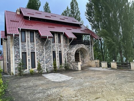 Villa, Quba r.