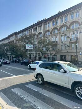 3-otaqlı mənzil, Bakıxanov küç., 92 m²