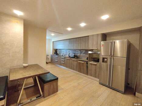 4-otaqlı yeni tikili kirayə verilir, Neftçilər pr., 200 m²