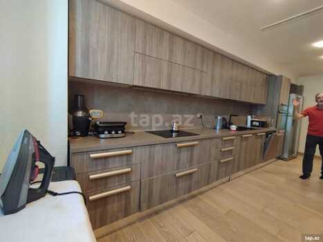 4-otaqlı yeni tikili kirayə verilir, Neftçilər pr., 200 m²
