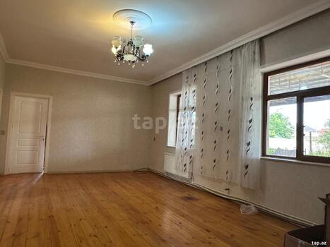 Bağ evi, Məktəbli küç.,ev 62F