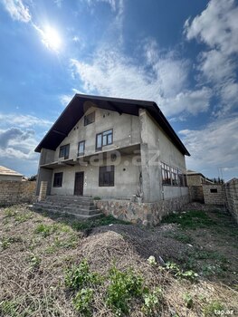 Həyət evi, Adil Camalov küç.