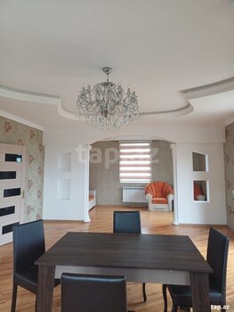 Həyət evi, Saray qəs.