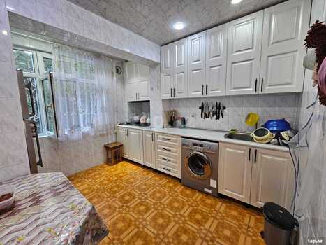 4-otaqlı mənzil, 8 Mkr., 120 m²