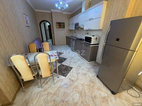 2-otaqlı yeni tikili kirayə verilir, Neftçilər pr., 118 m²