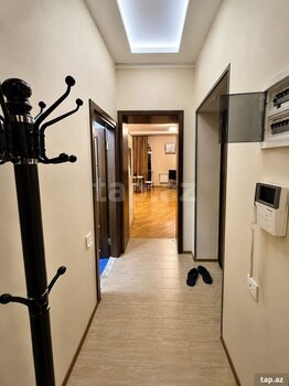 2-otaqlı mənzil kirayə verilir, 28 May m., 62 m²