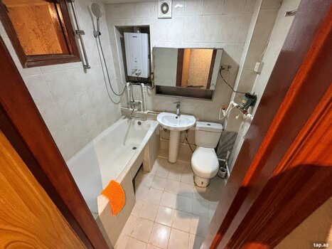 3-otaqlı mənzil, Elmlər Akademiyası m., 60 m²