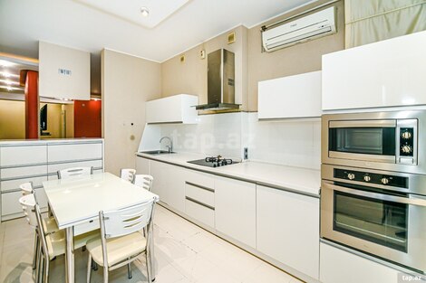 4-otaqlı yeni tikili kirayə verilir, 28 May m., 198 m²