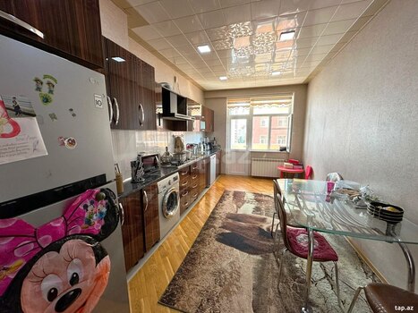 4-otaqlı yeni tikili, Mir Cəlal küç., 140 m²