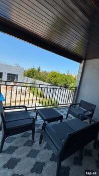 Bağ evi kirayə verilir, Novxanı qəs.