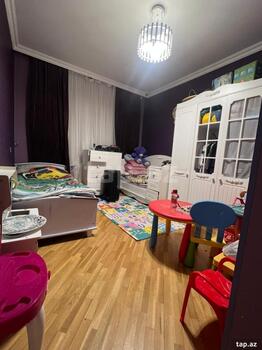 4-otaqlı mənzil, B.Nuriyev küç., 100 m²