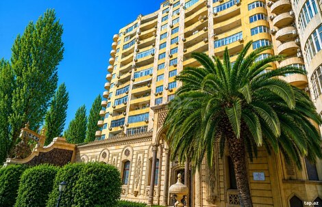 3-otaqlı yeni tikili, 28 May m., 140 m²