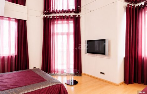3-otaqlı yeni tikili, 28 May m., 140 m²