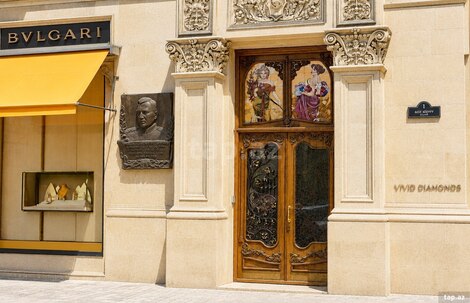 6-otaqlı mənzil, Neftçilər pr., 365 m²